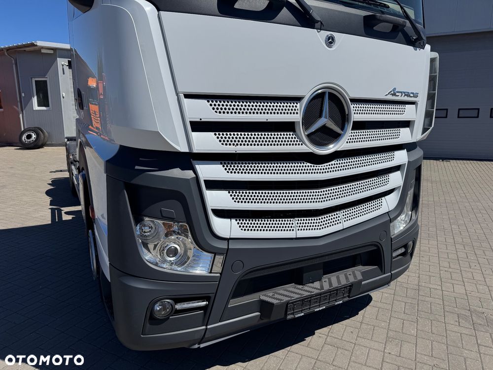 Mercedes-Benz - 17