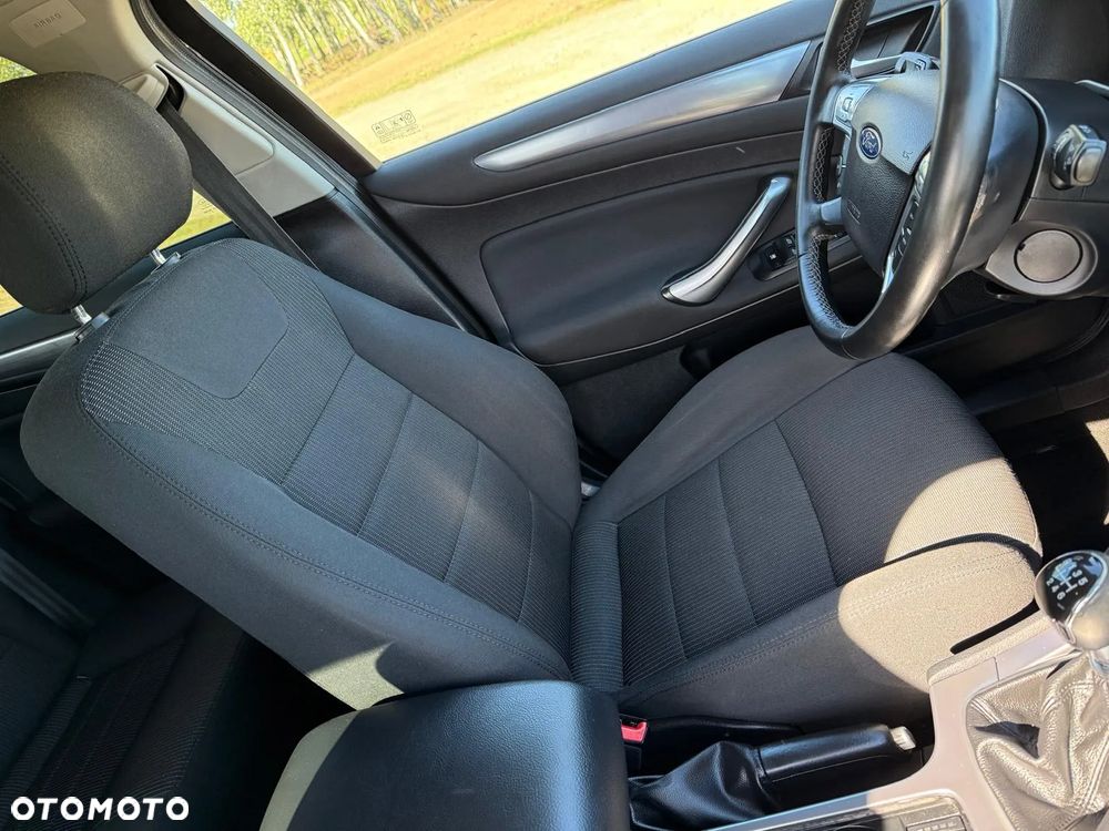 Ford Mondeo 2.0 TDCI Champions Edition - 28