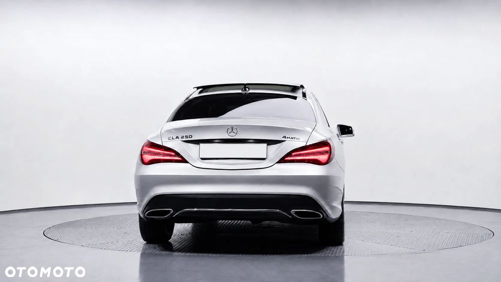 Mercedes-Benz CLA 250 7G-DCT AMG Line - 4