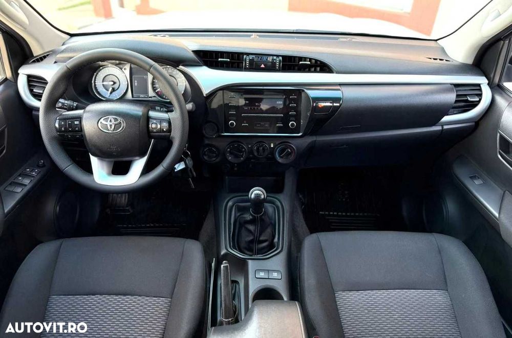 Toyota Hilux - 22
