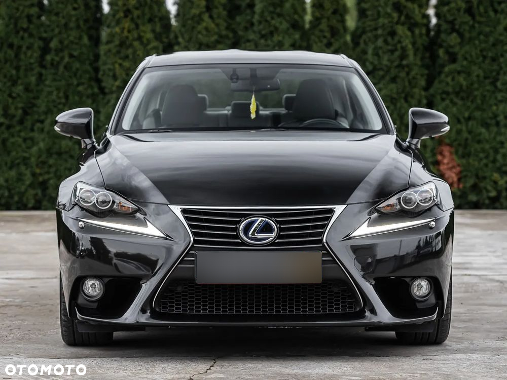 Lexus IS 300h Executive Line - 4