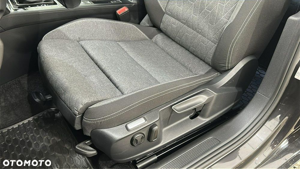 Volkswagen Passat - 17