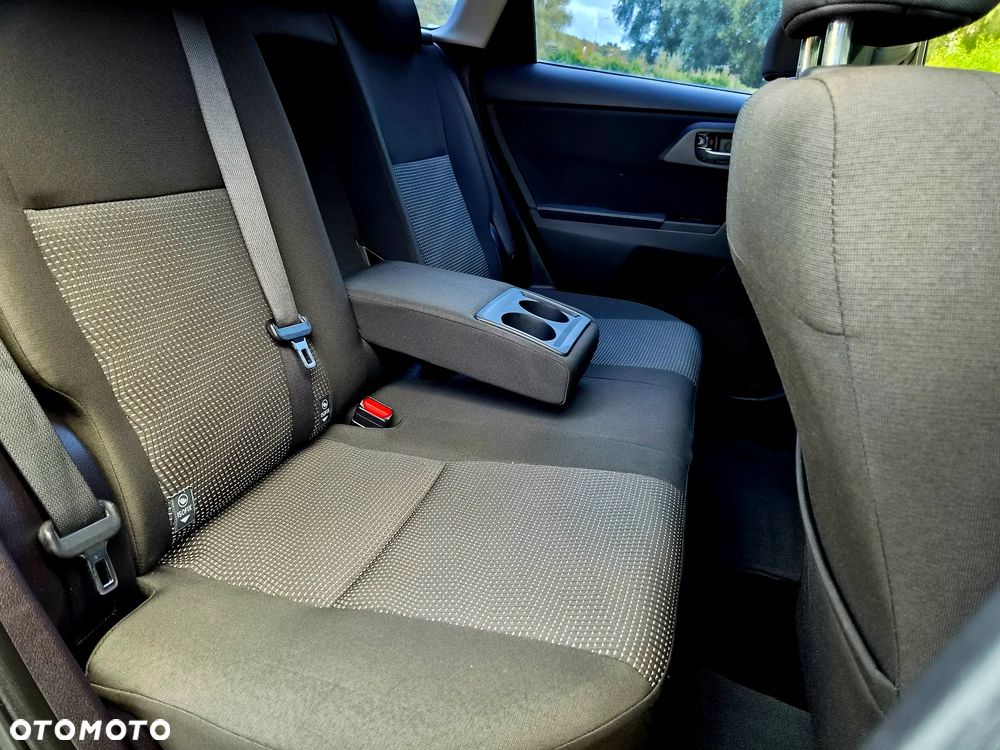 Toyota Auris 1.6 Premium - 18