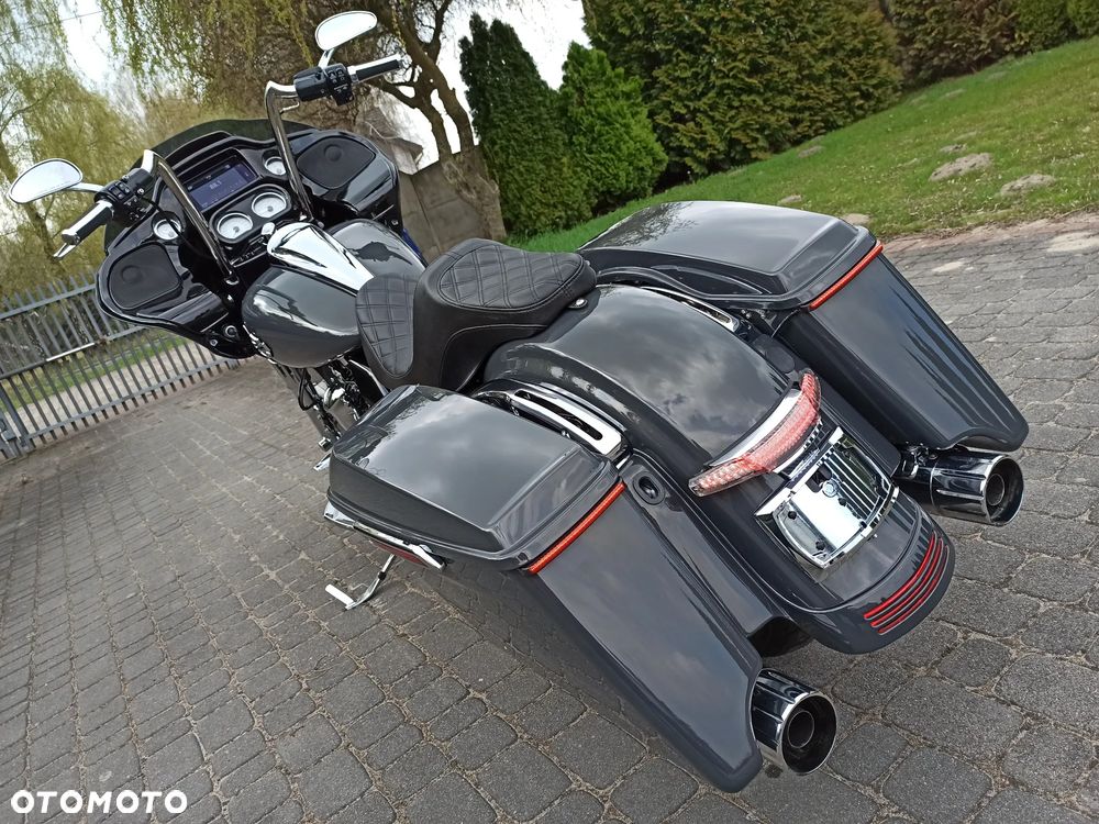Harley-Davidson Touring Road Glide - 10
