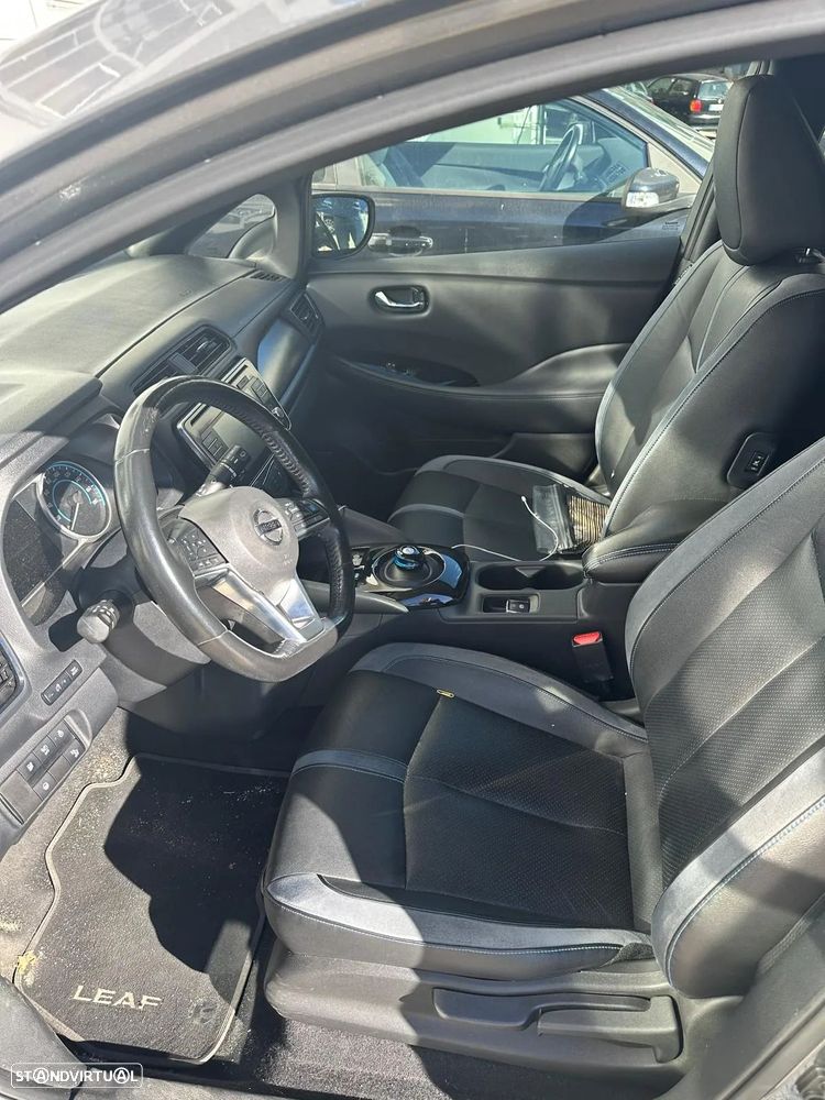 Nissan Leaf Tekna ProPilot Park - 8