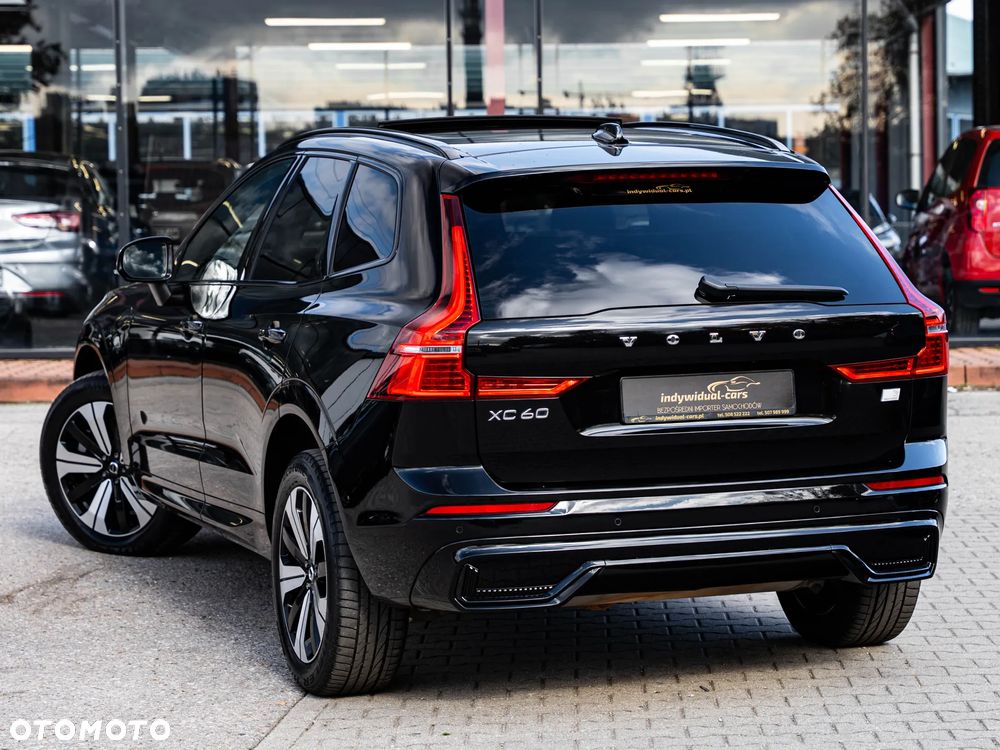 Volvo XC 60 T6 AWD Plug-In Hybrid R-Design - 4