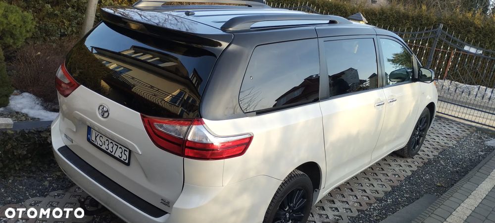 Toyota Sienna 3.5 V6 XLE AWD - 16