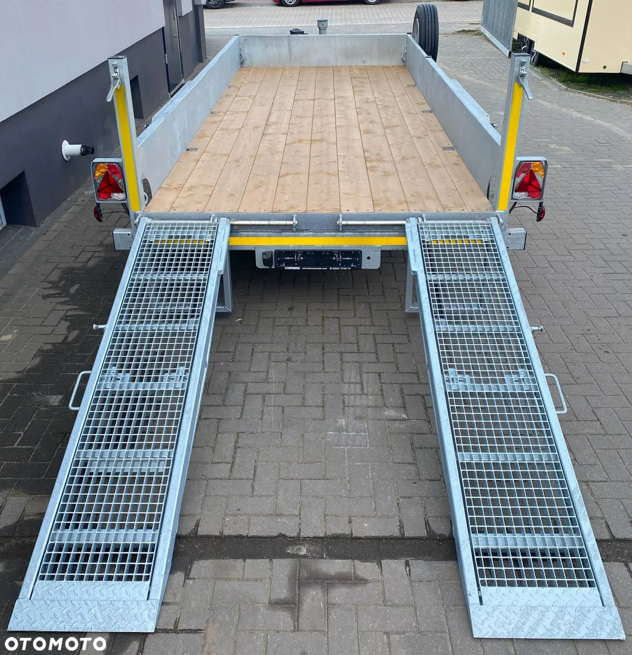 Blomenröhr 554-8900, Przyczepa niskopodwoziowa, DMC 8900 KG - 3