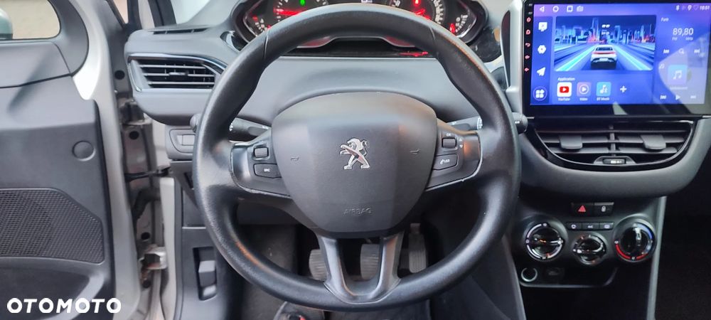 Peugeot 208 - 21