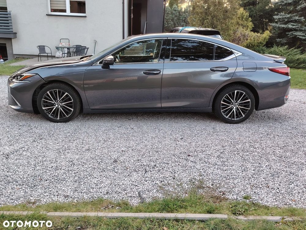 Lexus ES 300h Business Edition - 8