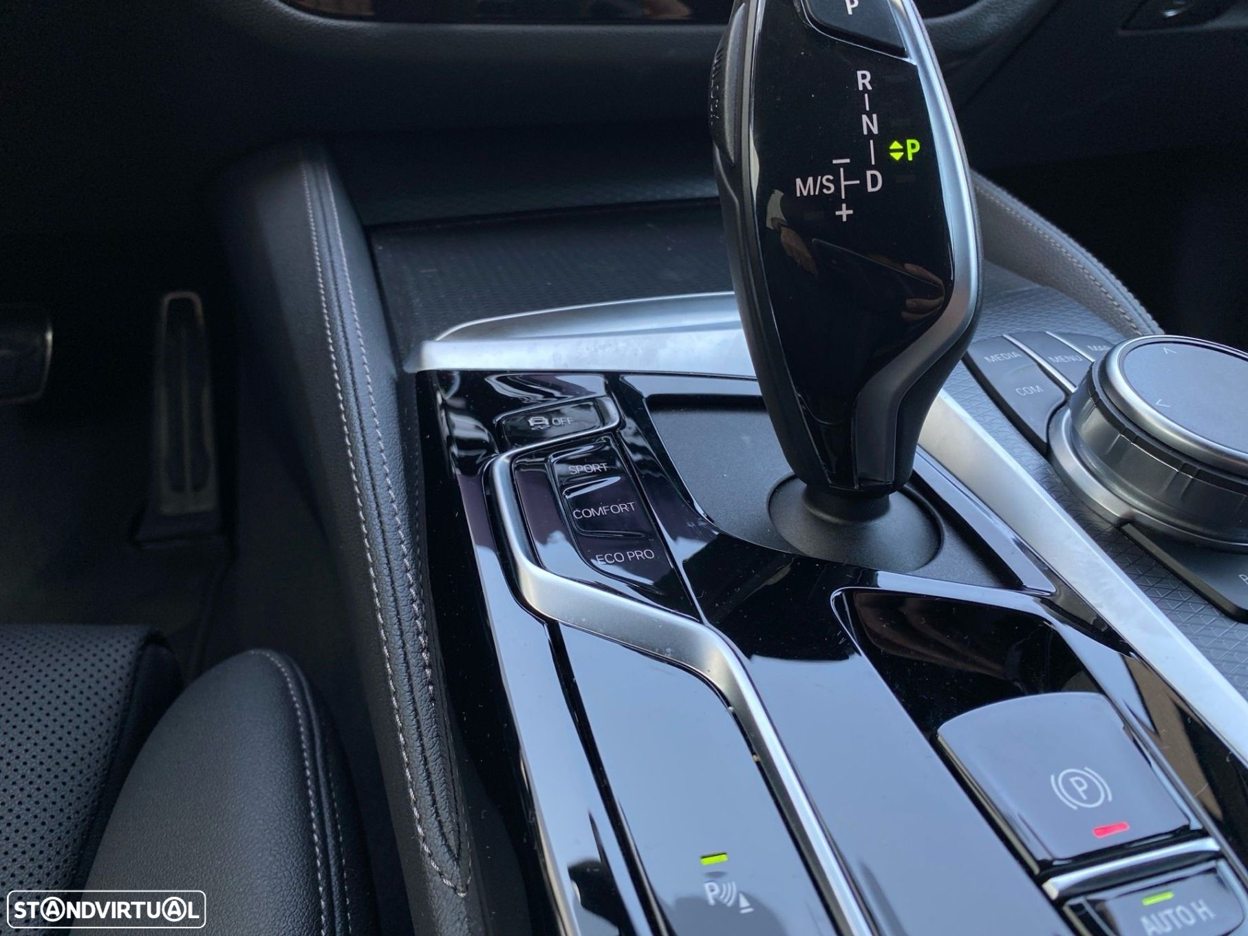BMW 520 d Pack Desportivo M Auto - 12