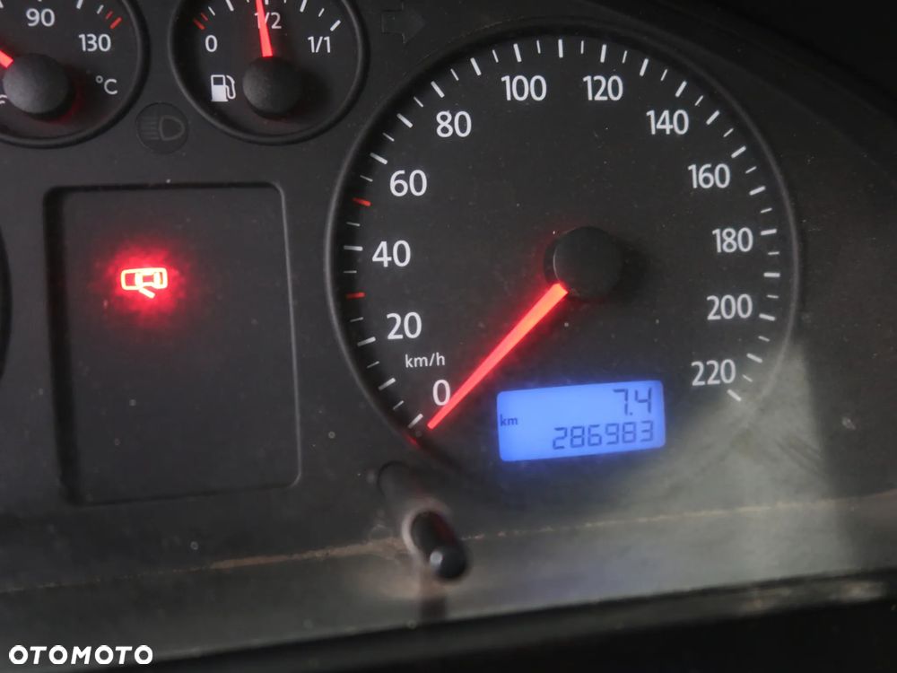 Volkswagen TRANSPORTER T5 2.5 TDI - 32