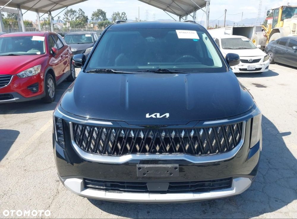 Kia Carnival - 4