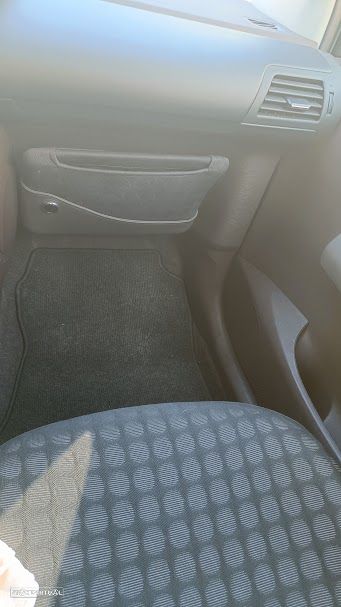 Toyota iQ 1.0 + - 20