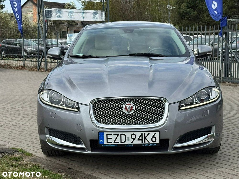 Jaguar XF 2.2 D Luxury - 10