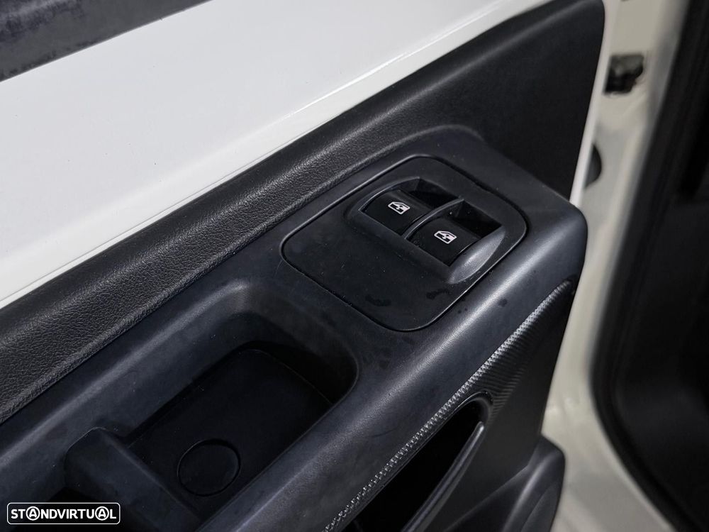 Fiat Fiorino 1.3 M-jet - 11