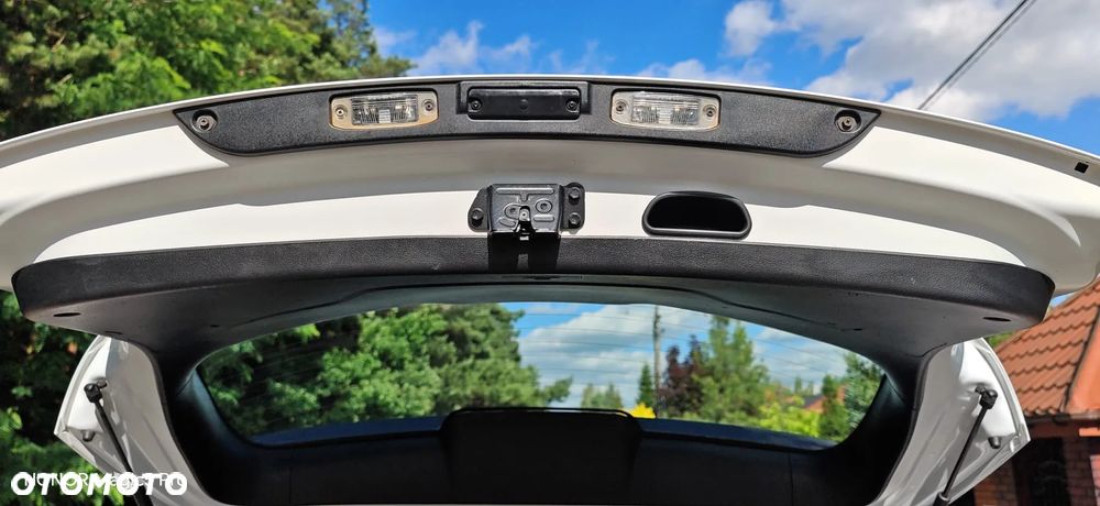 Kia Sportage 1.7 CRDI 2WD Dream-Team Edition - 23