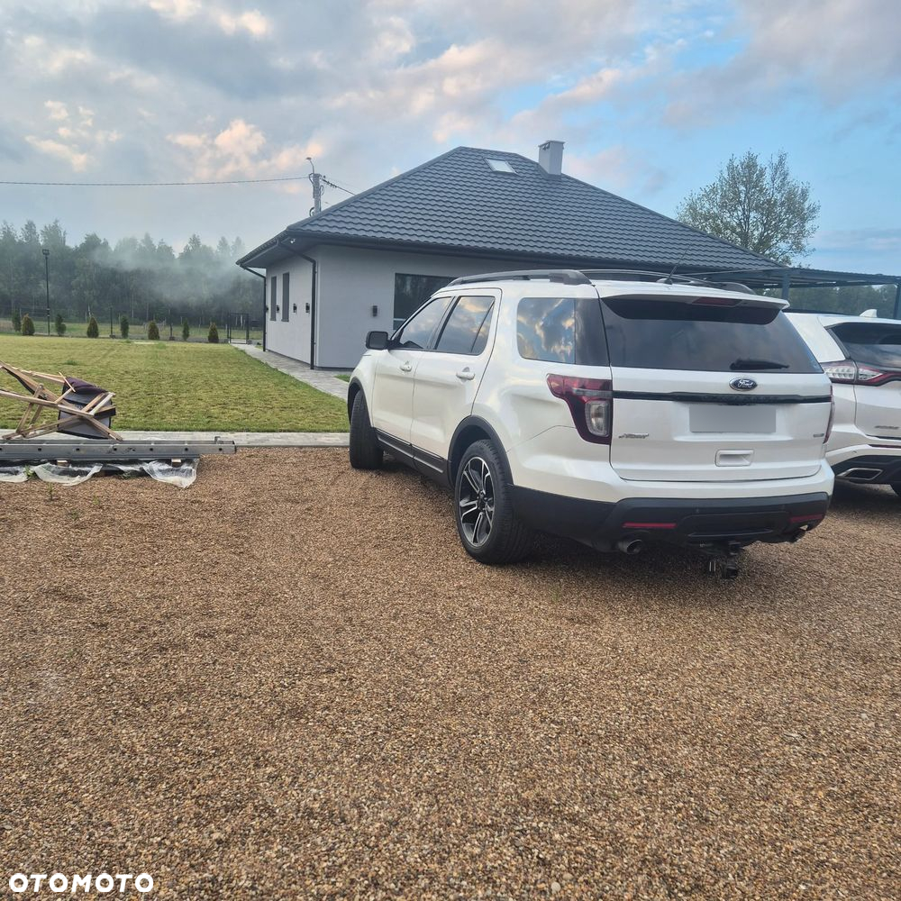 Ford Explorer - 3