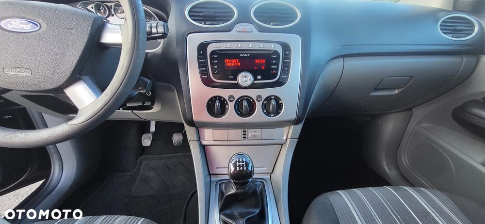 Ford Focus 1.6 16V Ambiente - 19