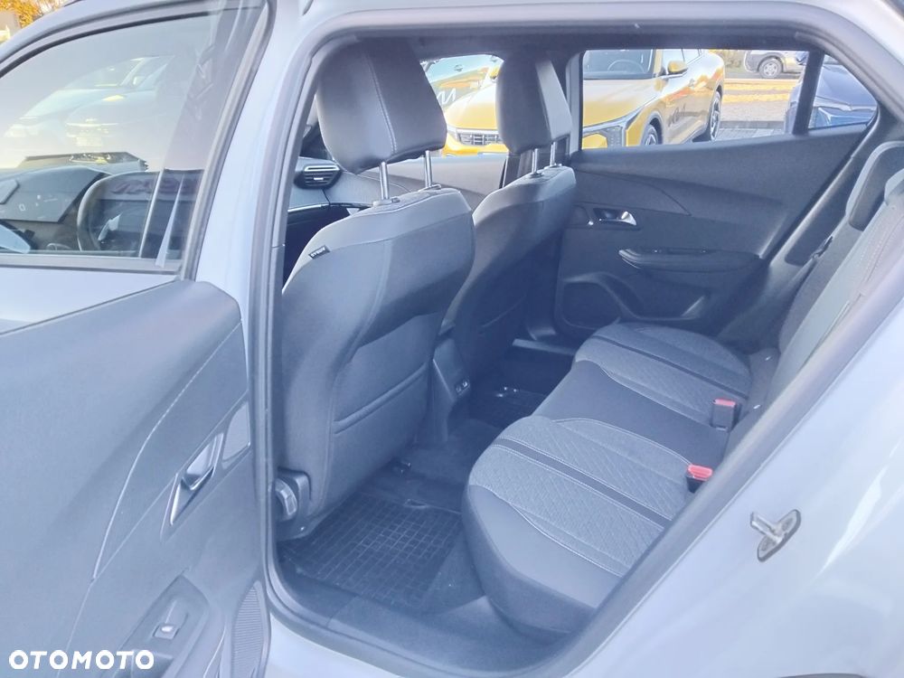 Peugeot 2008 PureTech 130 Allure S&S EAT8 - 25