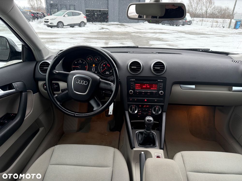 Audi A3 Sportback 1.6 TDI DPF S line Sportpaket - 18