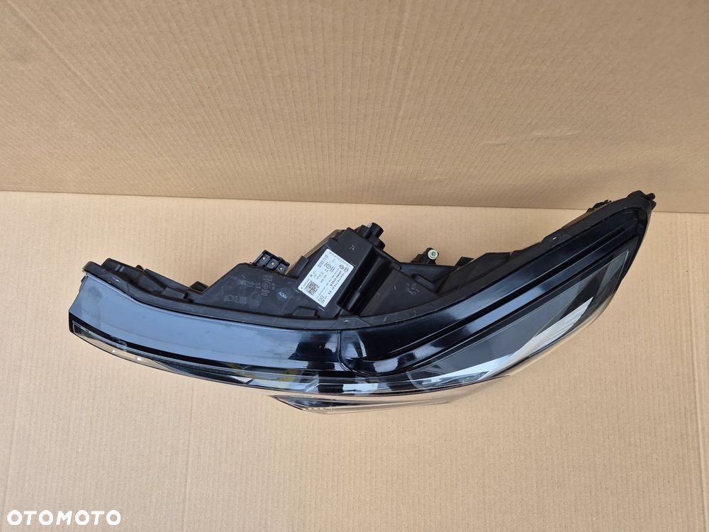 RENAULT CAPTUR ll. SYMBIOZ LAMPY PRZÓD PRAWA-260100091R LEWA-260604753R - 2