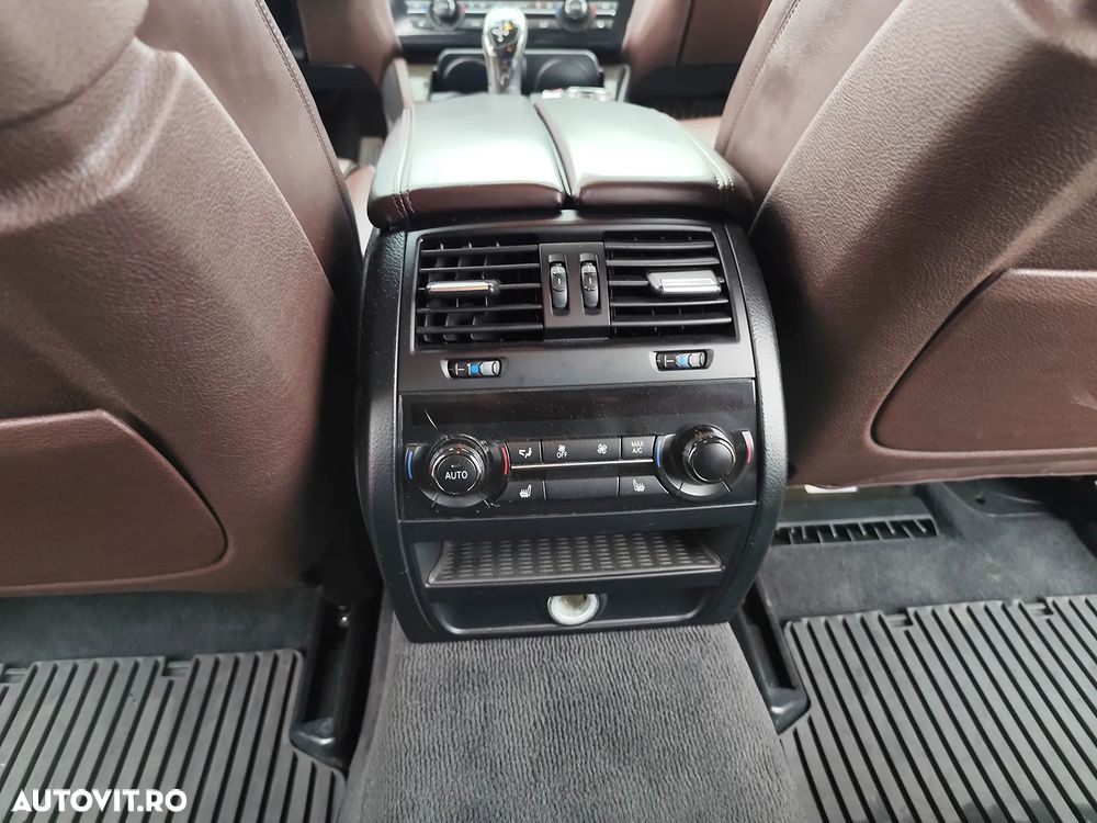 BMW Seria 5 530d xDrive - 15