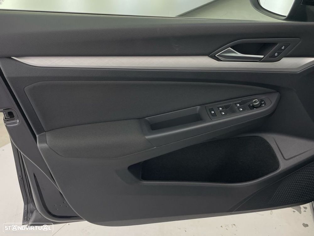 VW Golf 1.5 eTSI Style DSG - 17