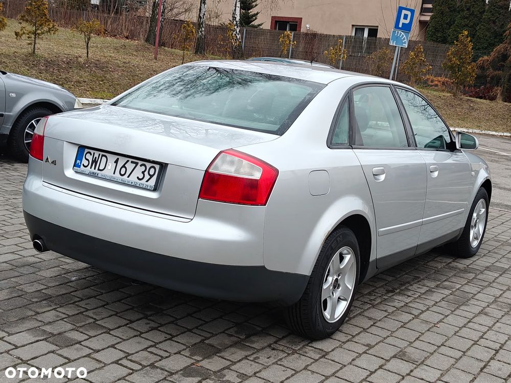 Audi A4 Limousine - 10