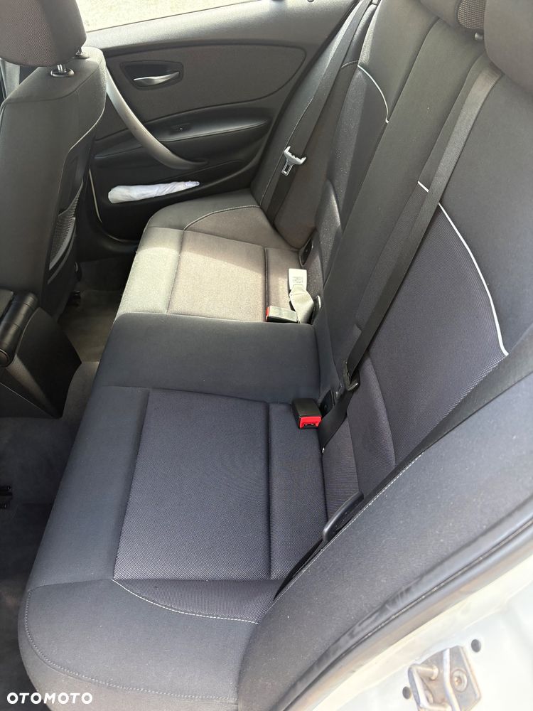 BMW Seria 1 - 21