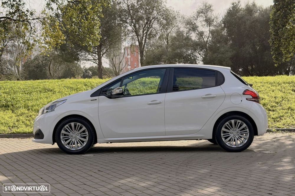 Peugeot 208 1.5 BlueHDi Signature - 12