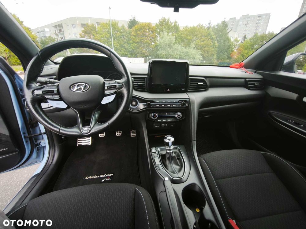 Hyundai Veloster - 6