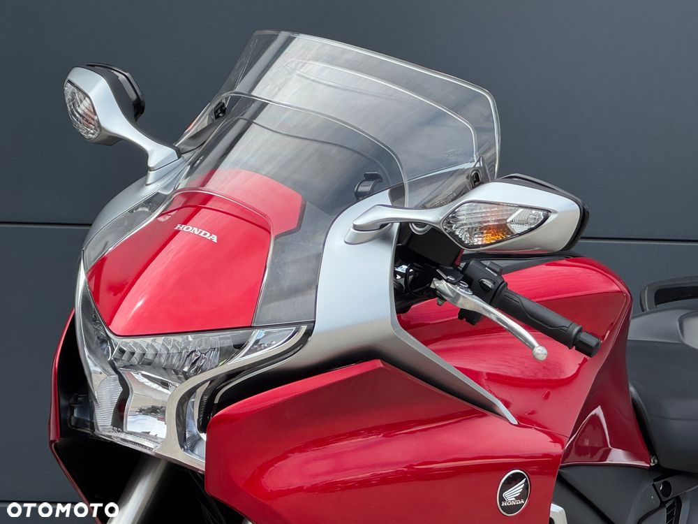 Honda VFR - 29