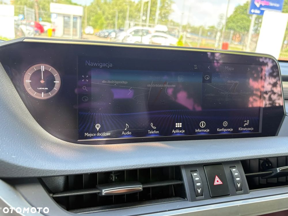 Lexus ES 300h F Sport Edition - 23