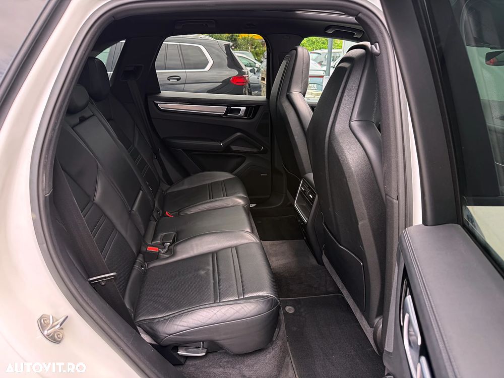 Porsche Cayenne S - 33