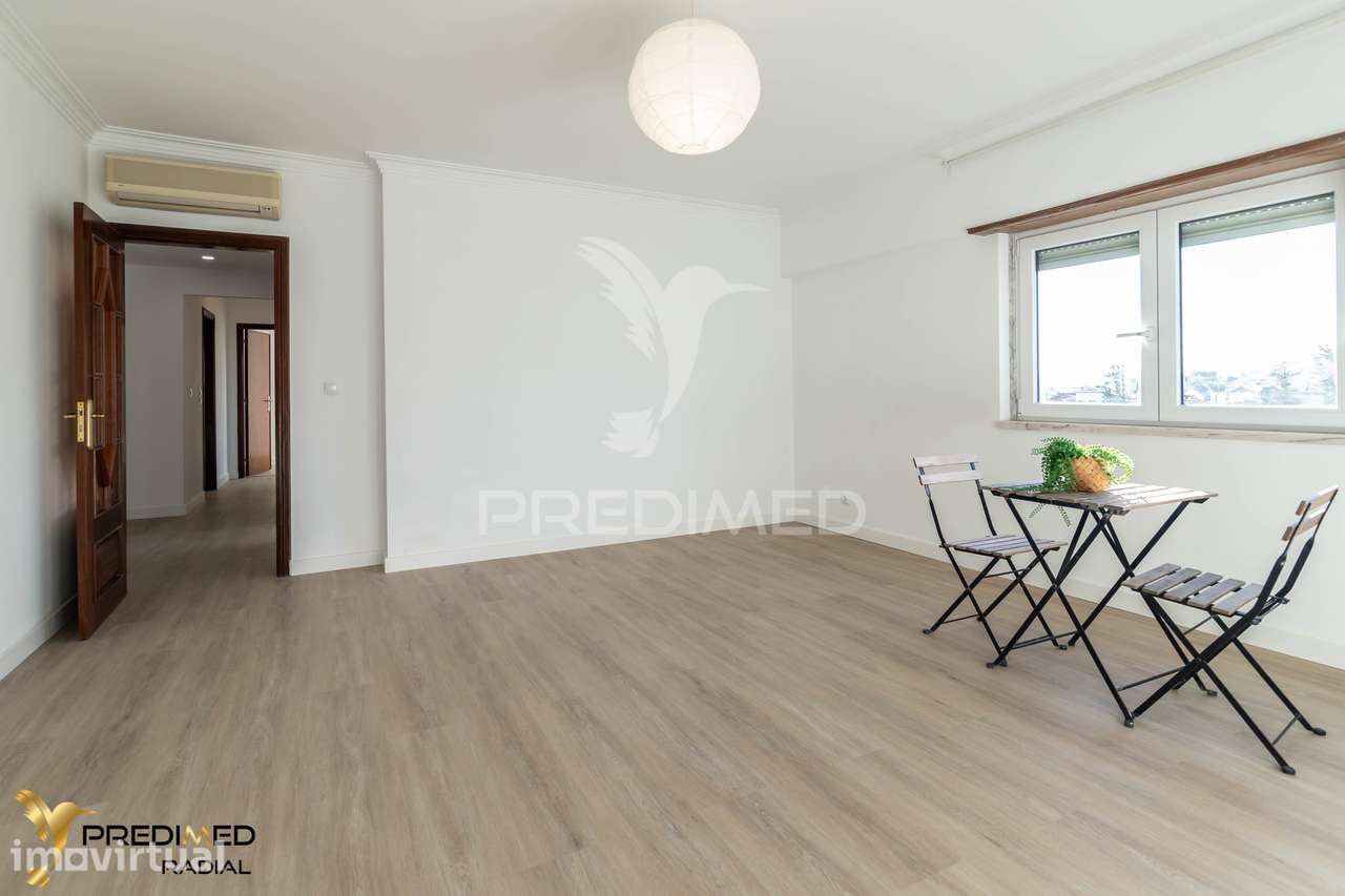 APARTAMENTO T2 TOTALMENTE REMODELADO COM GARAGEM E ARRECADAÇÃO - Grande imagem: 2/32