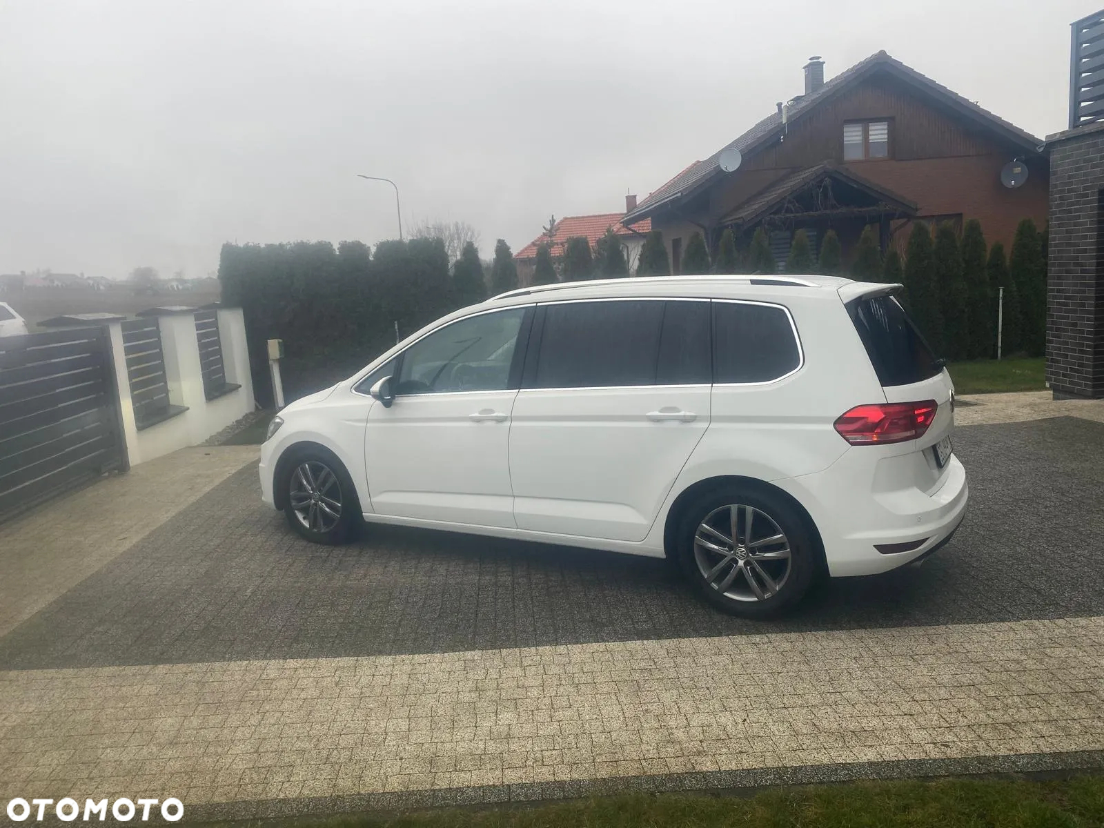 Volkswagen Touran 2.0 TDI BMT Highline DSG - 5