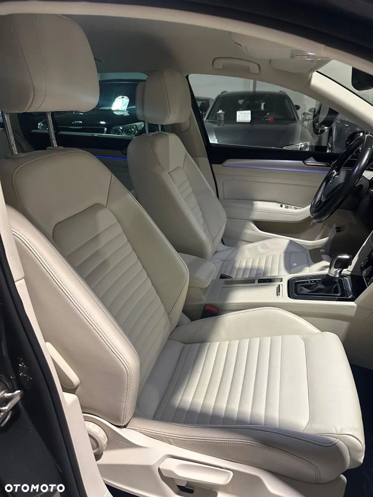 Volkswagen Passat - 22