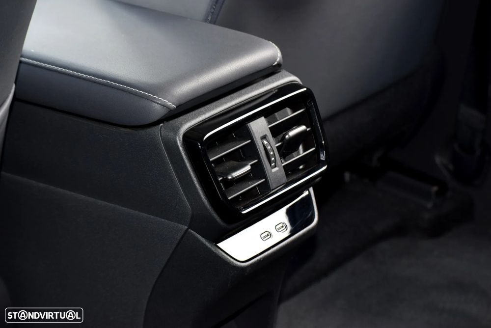 Lexus RZ 300e Premium - 35