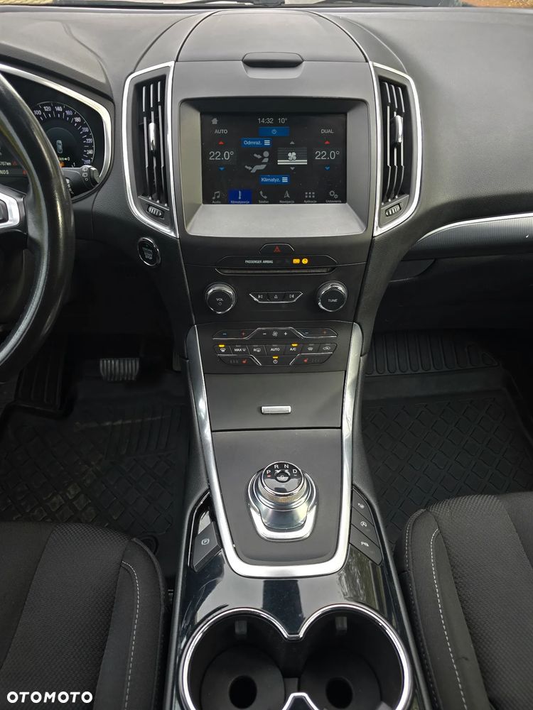 Ford S-Max - 17