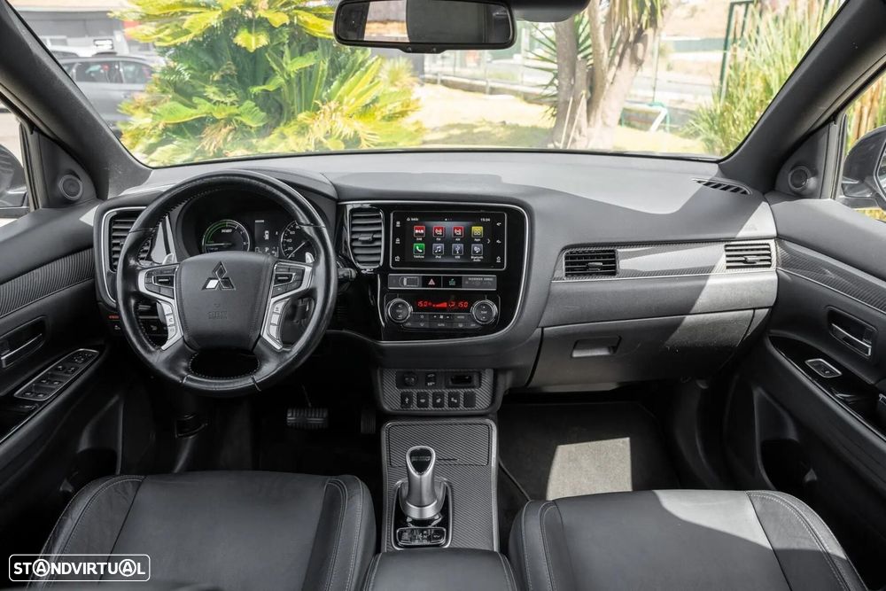Mitsubishi Outlander 2.4 Instyle - 11