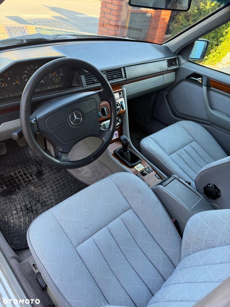 Mercedes-Benz W124 (1984-1993) - 13