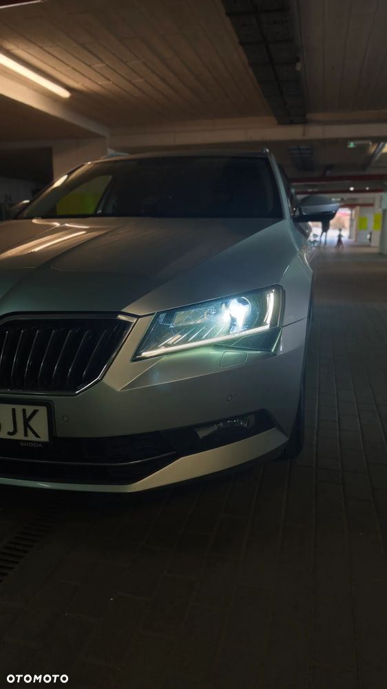 Skoda Superb 2.0 TDI SCR Ambition - 15