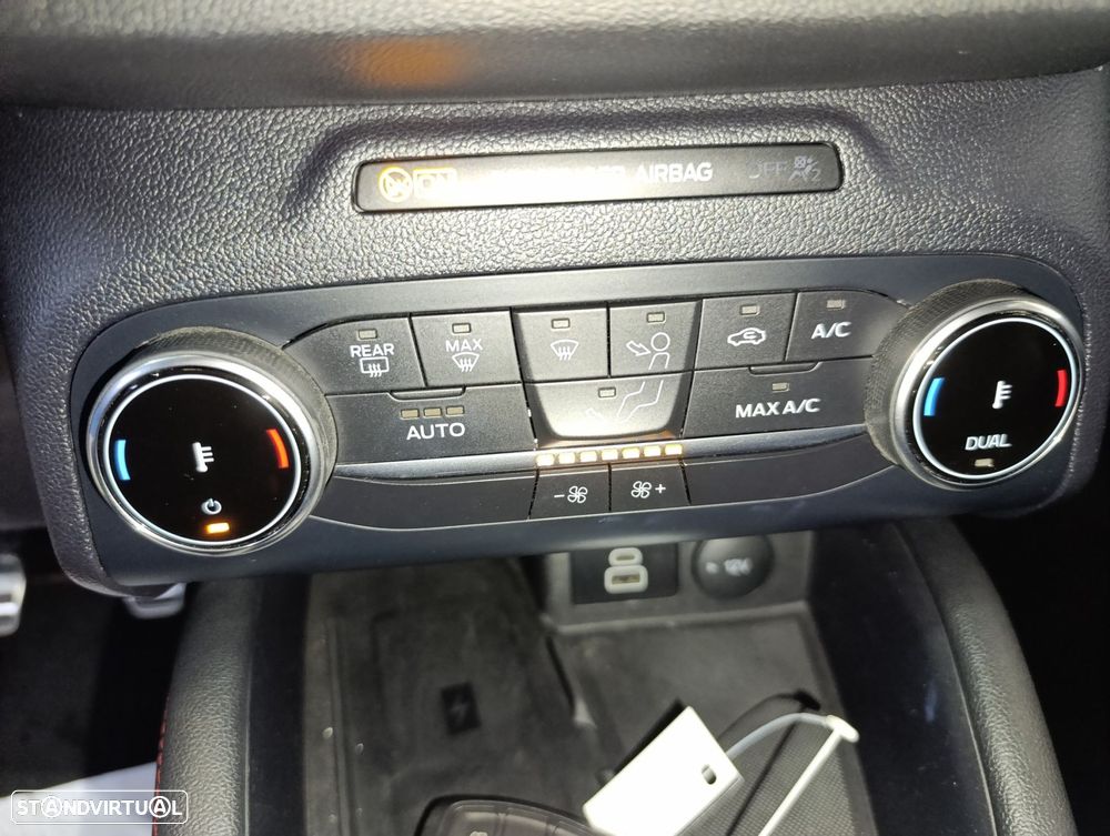 Ford Kuga 1.5 EcoBoost ST-Line X — fotografia 17