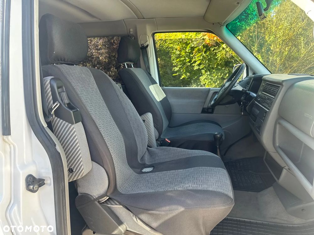 Volkswagen Caravelle TDI Basis / CL - 18