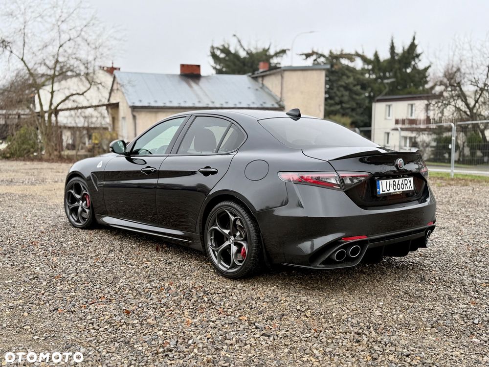 Alfa Romeo Giulia 2.9 V6 Bi-Turbo AT8 Quadrifoglio - 3