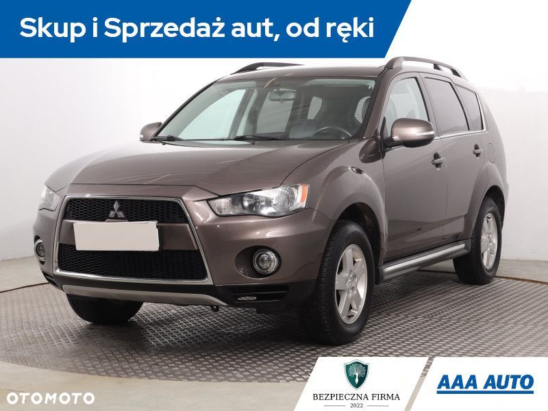 Mitsubishi Outlander - 3