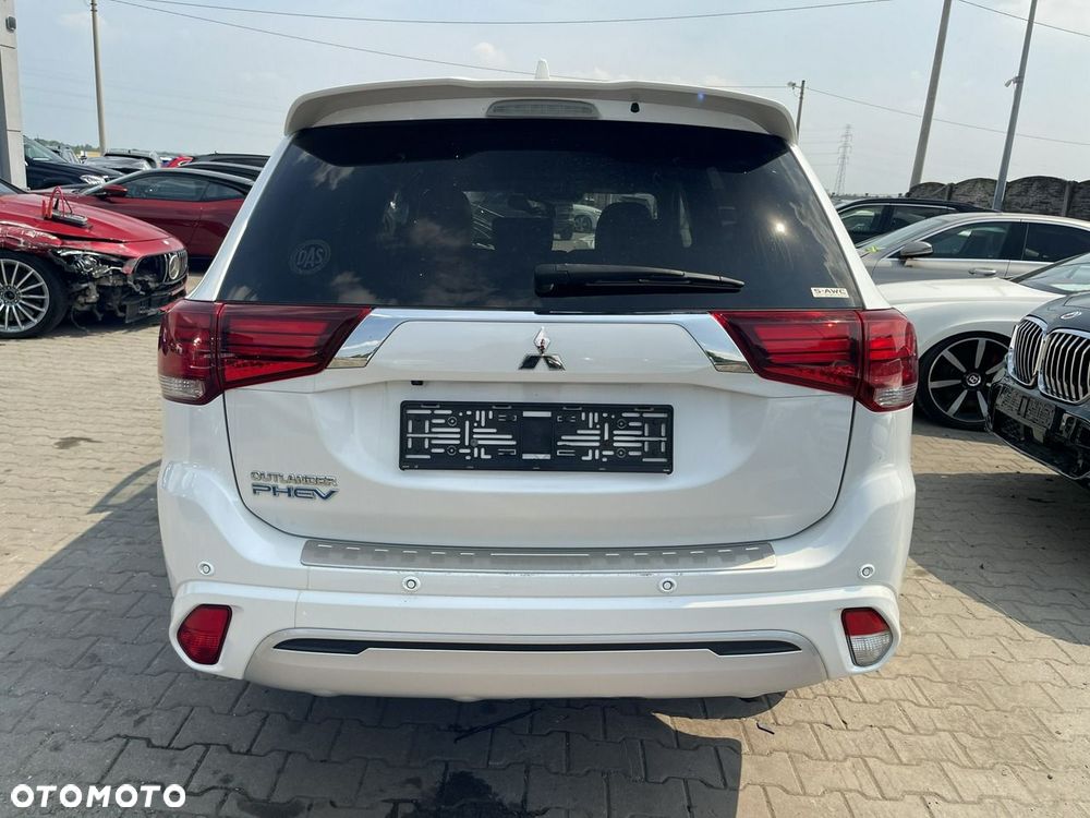 Mitsubishi Outlander 2.4 4WD Spirit+ - 9
