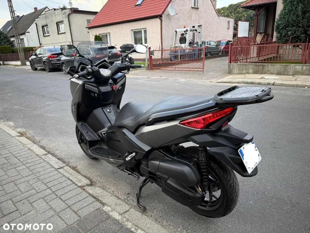 Yamaha X-max - 8