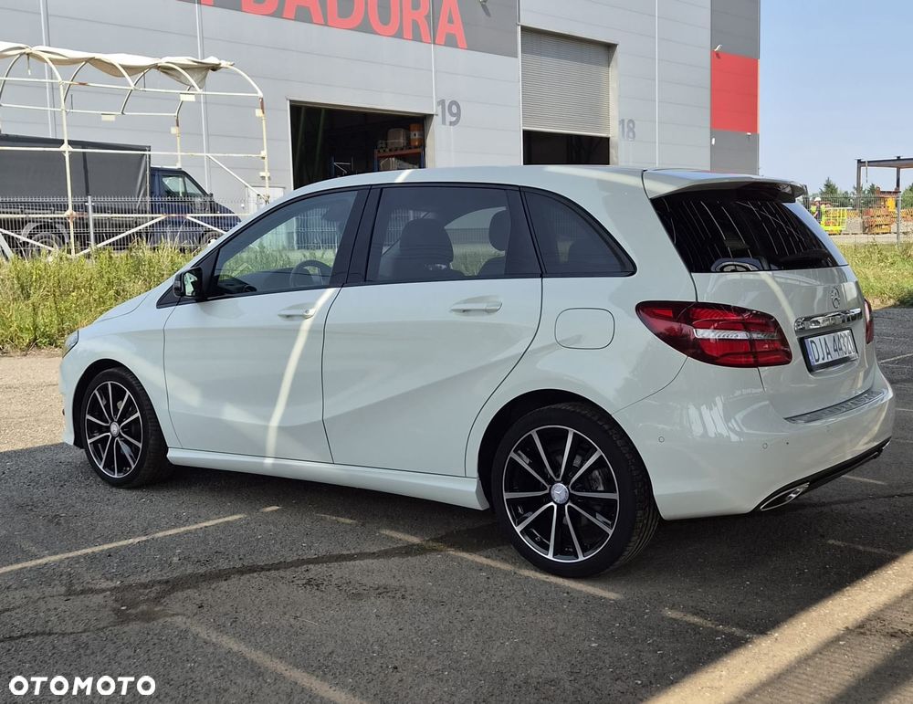 Mercedes-Benz Klasa B 180 UrbanStyle Edition - 15